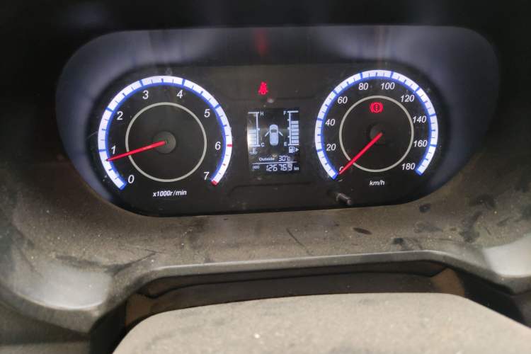 Used CHANGAN KAICHENG Ounuo S 2017 1.5L Ouno S Standard Edition EA15-AB Odometer Close Up