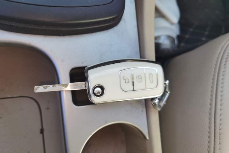 Used Ford Focus 2011 Hatchback 1.8L Automatic Fashion Edition
