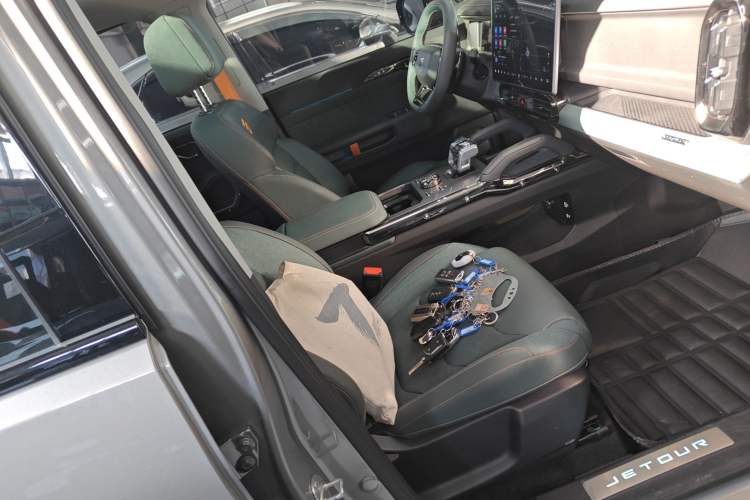 Used JETOUR Traveler 2023 2.0T Four-Wheel Drive Conqueror
