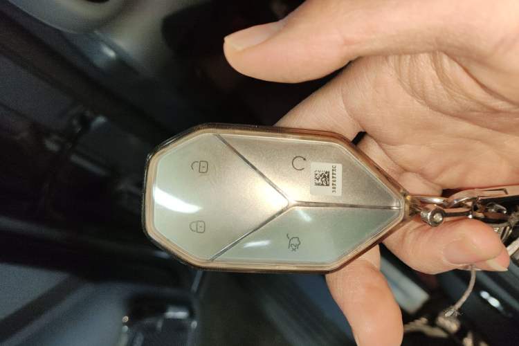 Used Formula Leopard 5 2023 Navigator Edition