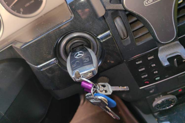 Used Mercedes-Benz GLK-Class 2011 GLK 300 4MATIC Fashion Model