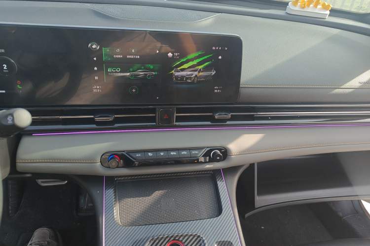 Used GAC Trumpchi EMPOW 2023 270T DCT J16 Version Audio And AC Panel