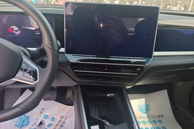 Used Volkswagen Passat 2025 Pro 380TSI Dragon Supreme Edition Audio And AC Panel