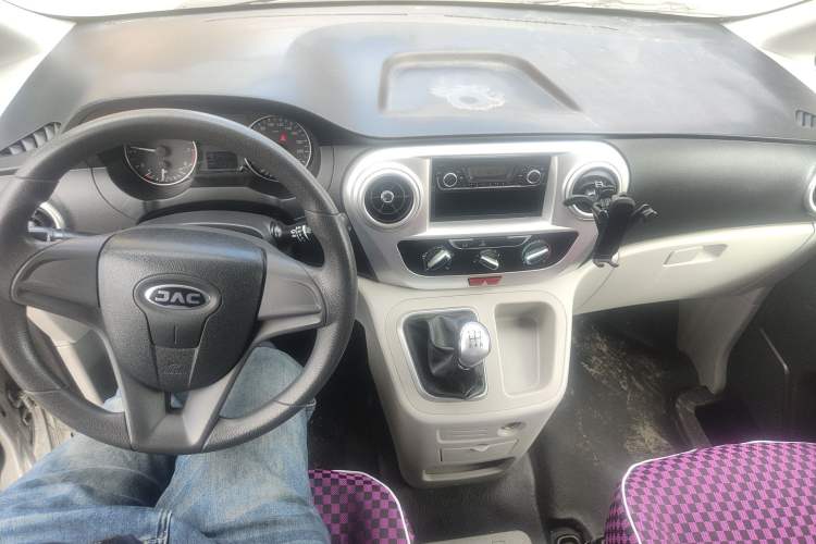 Used JAC Refine M3 2021 PLUS 1.8L 2-Seat Shuttle Version Center Console