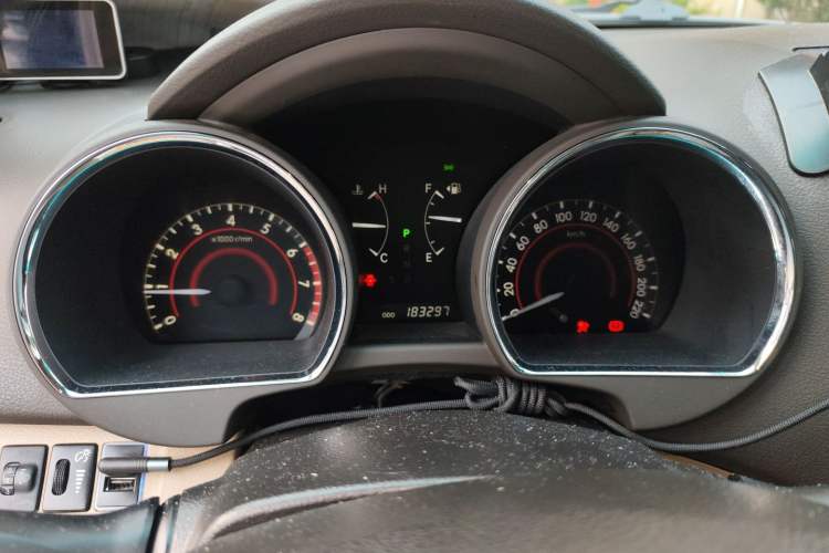 Used Toyota Highlander 2011 2.7L Two-Wheel Drive 7-Seater Luxury Edition
