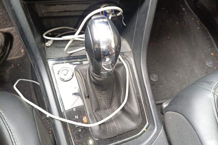 Used Volkswagen Touran 2016 Volkswagen Touran L 280TSI DSG Comfort Edition Gear Lever