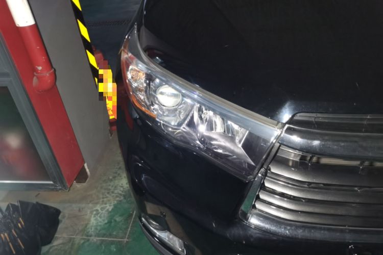 Used Toyota Highlander 2017 2.0T Four-Wheel Drive Luxury Edition 7 Seats Right Front Headlight