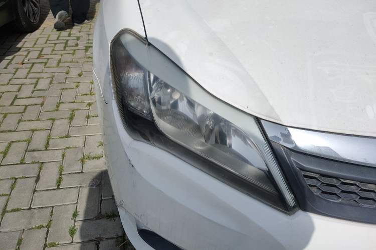 Used BYD F3 2015 Energy-Efficient Model 1.5L Manual Comfort Edition Right Front Headlight
