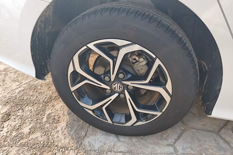 Used MG 5 2021 180 DVVT CVT Youthful Style Edition
