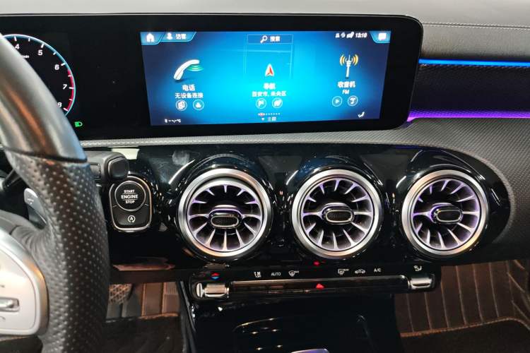 Used Mercedes-Benz A-Class 2022 Revised Version A 200 L Sport Sedan Fashionable Style