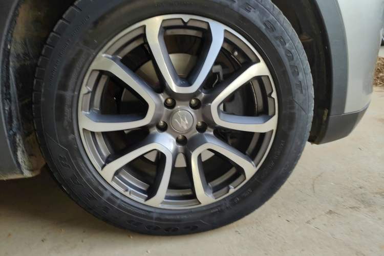 Used Maserati Levante 2018 3.0T Classic Edition Right Front Wheel Hub