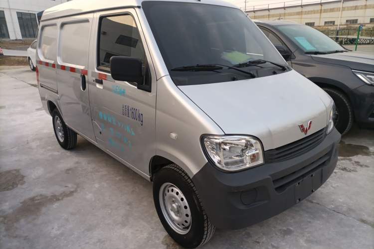 Used Wuling Zhiguang 2023 1.5L Utility Version with Enclosed Windows 2 Seats