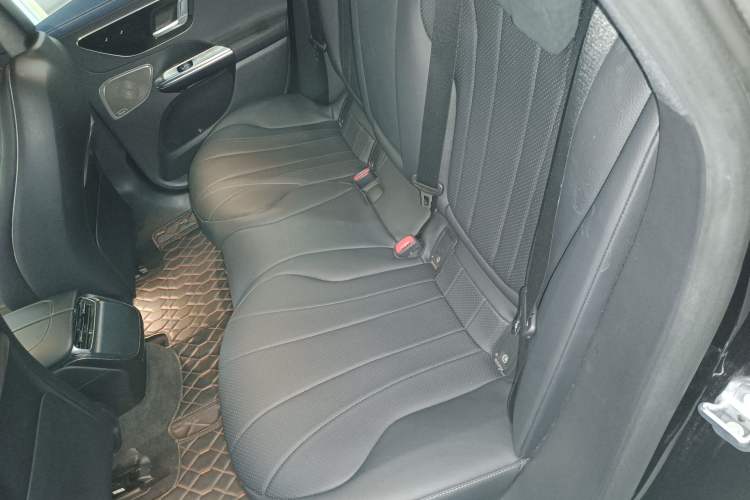 Used Mercedes-Benz EQE 2022 350 Pioneer Edition Left Rear Seat
