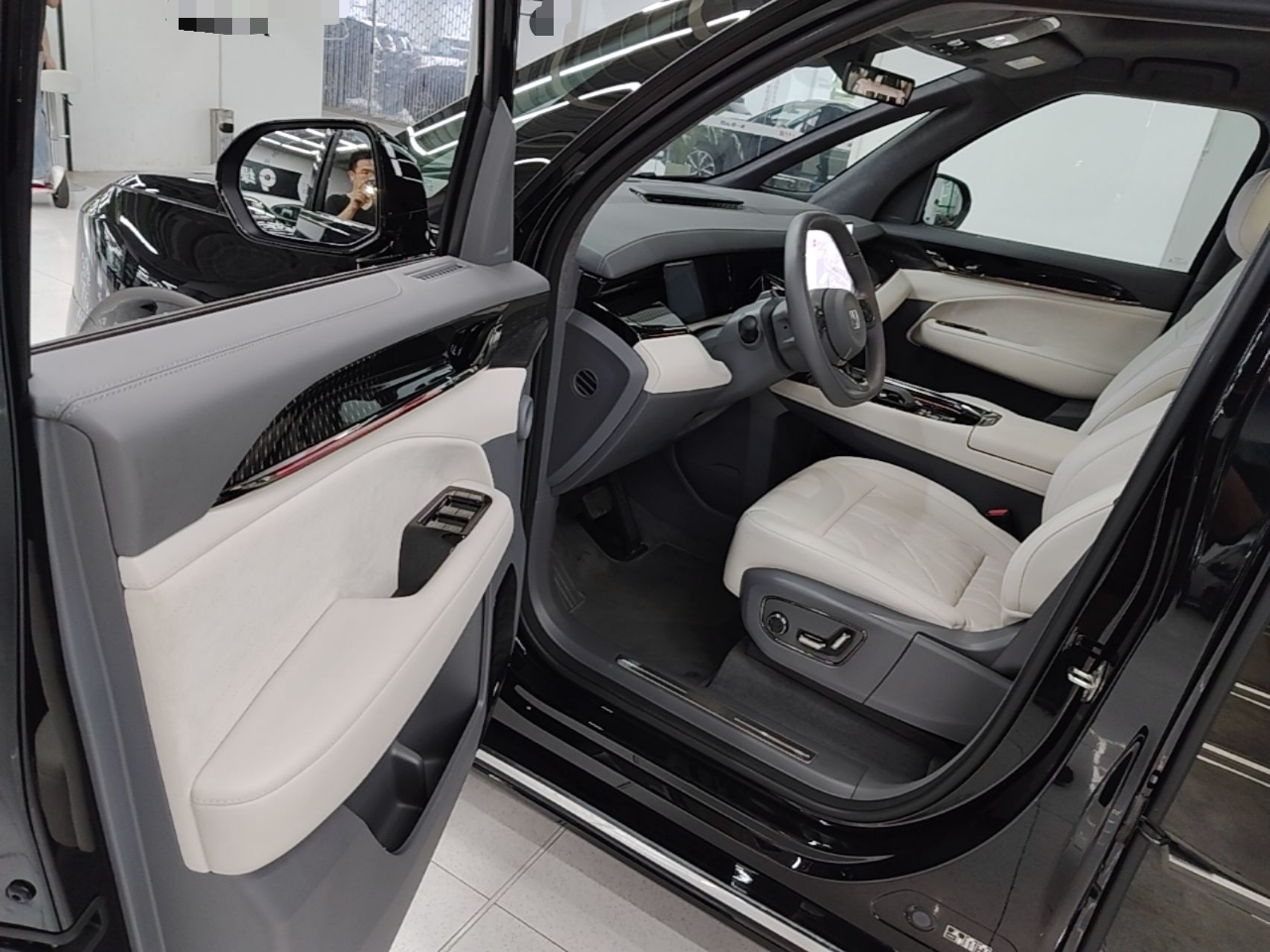 Zeekr 009 2024 Six-Seat Executive Version 4WD 108 kWh — снимка 18