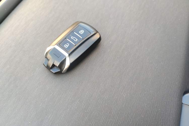 Used Dongfeng Aeolus Yixuan 2020 230T Automatic Cool Stylish Dark Knight Edition
