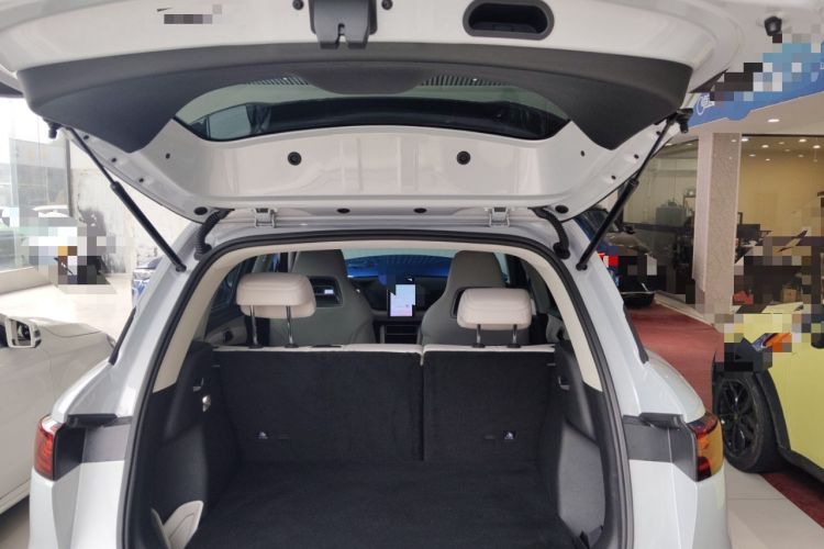 Used BYD Yuan UP 2024 401 km Active Version Trunk