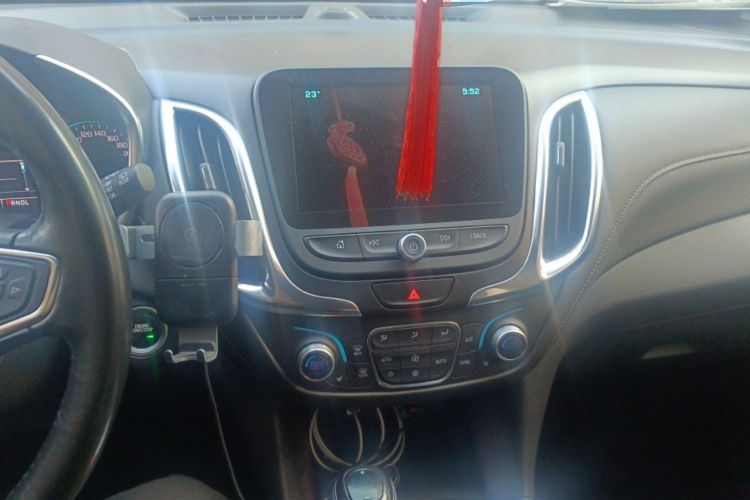 Used Chevrolet Equinox 2018 550T Automatic All-Wheel-Drive Explorer Edition Audio And AC Panel