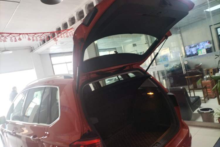 Used Volkswagen Golf Sportsvan 2018 230TSI Automatic Luxury Model