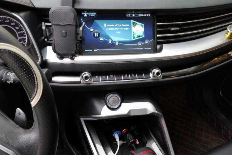 Used Haval H6 2017 Red-Label 1.5T Automatic Two-Wheel Drive Smart Edition Audio And AC Panel