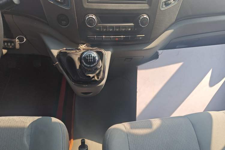 Used Foton Toano 2021 2.0T Manual Tongtu Short Wheelbase Mid-Height 5/6-Seater 4F20TC3