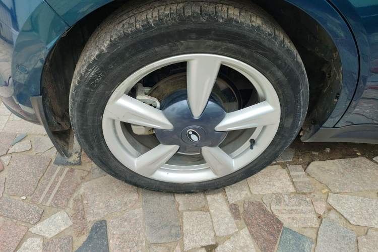 Used ORA Good Cat 2021 400km Standard Range Athena Edition Lithium Iron Phosphate Right Rear Wheel Hub