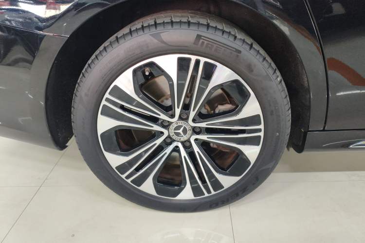 Used Mercedes-Benz E-Class New Energy 2024 E 350 e L Plug-in Hybrid Sedan Exterior 5