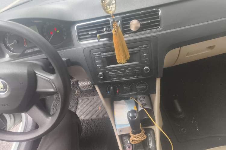 Used Skoda Rapid 2013 1.6L Automatic Smart Selection Model