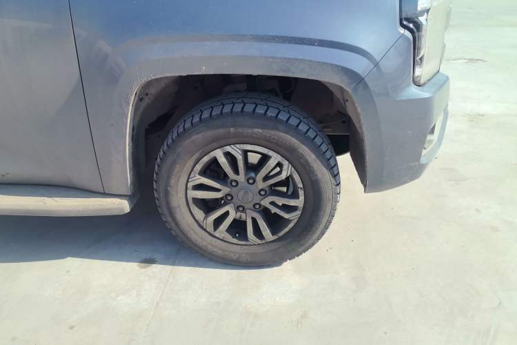 Used JMC DaDao 2023 All-Purpose 2.3T Diesel Manual 4x4 Long-Wheelbase Comfort Edition Right Front Wheel Hub