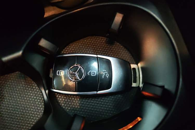 Used Mercedes-Benz E-Class 2021 Facelift E 260 Coupe Interior 1