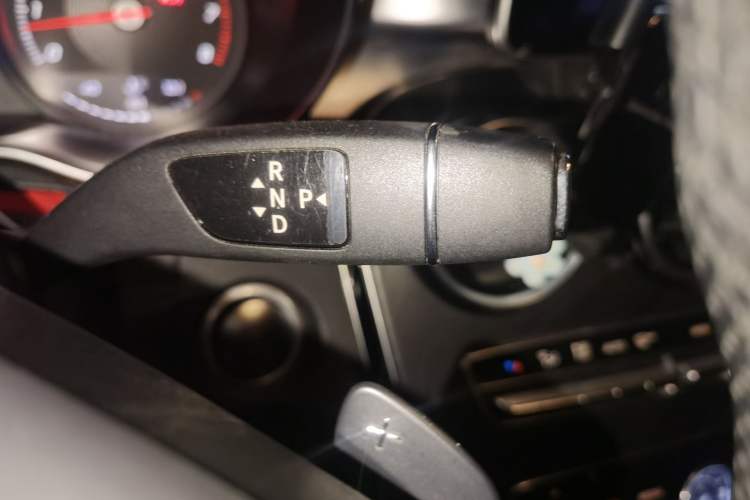 Used Mercedes-Benz C-Class 2017 C 200 L Sport Edition Gear Lever