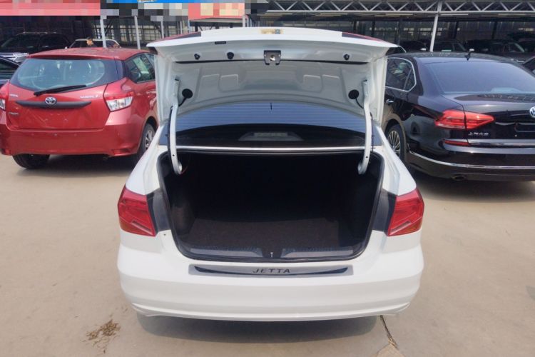 Used Volkswagen Jetta 2017 1.4L Manual Fashion Edition Trunk