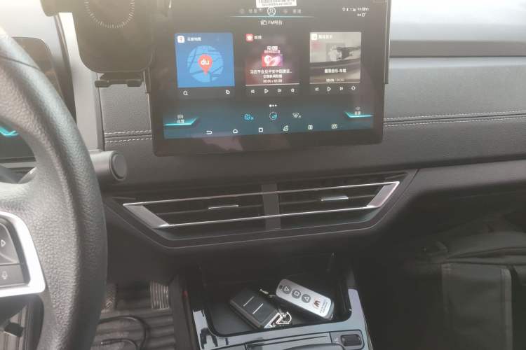 Used BYD Yuan New Energy 2019 EV535 Smart Connect Trendsetting Model Audio And AC Panel