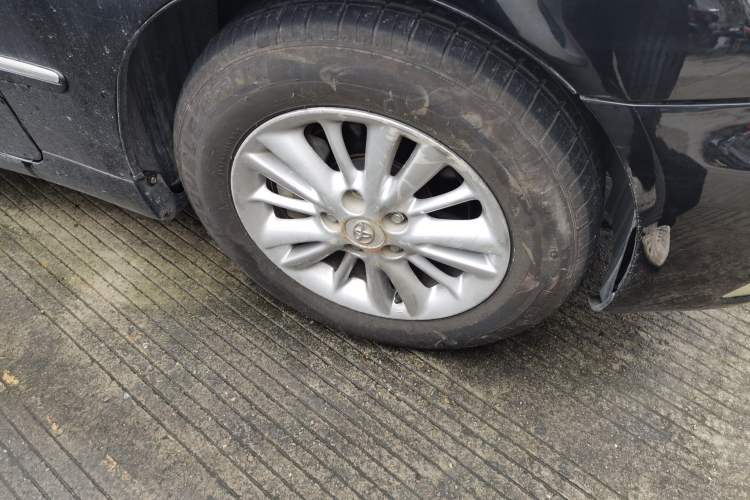 Used Toyota Crown 2006 2.5L Royal Leather Edition Right Front Wheel Hub