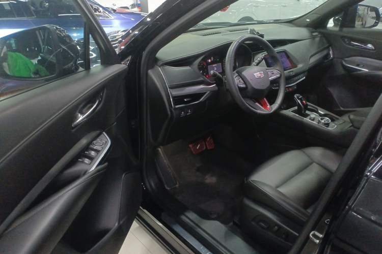 Used Cadillac XT4 2020 28T Two-Wheel-Drive Leading Version