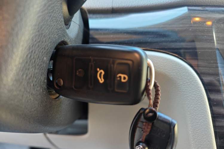 Used Volkswagen Gran Lavida 2013 1.6L Manual Comfort Model
