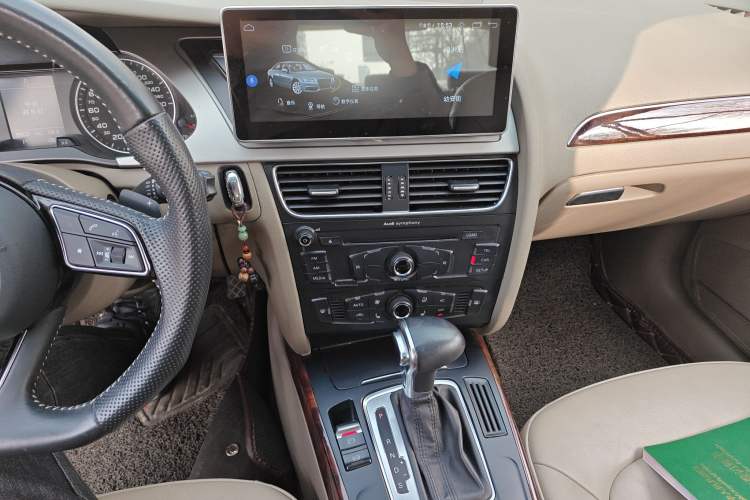 Used Audi A4L 2012 2.0 TFSI automatic Comfort trim level