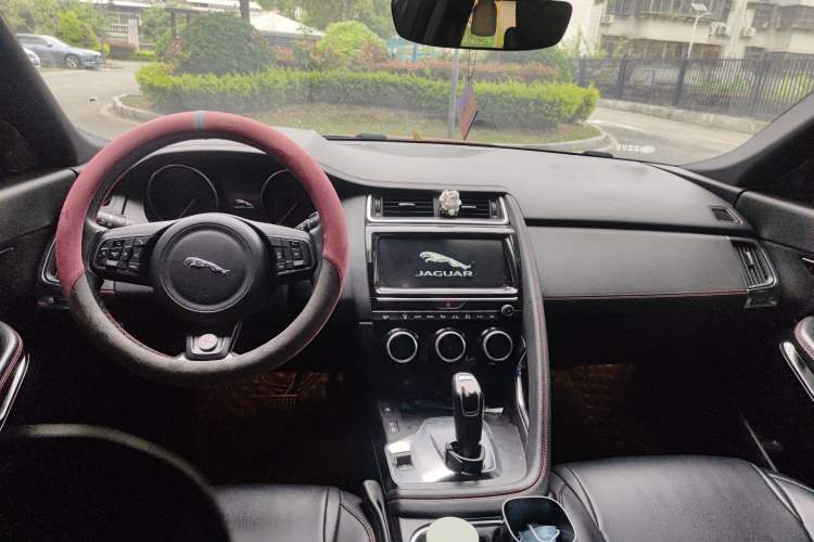Used Jaguar E-PACE 2018 P200 First Edition Limited Edition China V Standard Center Console