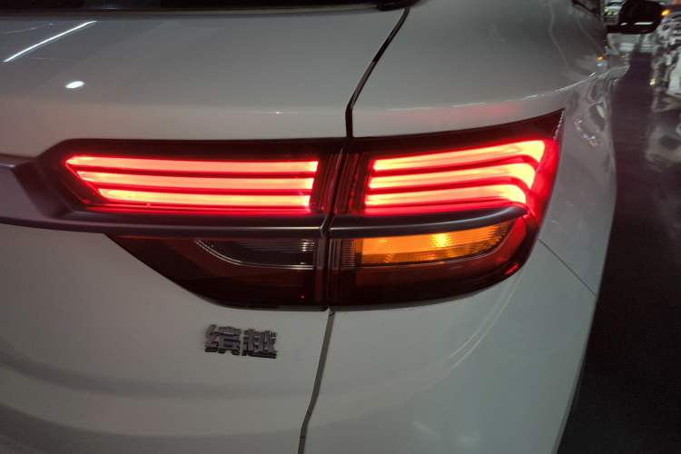Used Geely Auto Coolray 2019 Sport Version 260T DCT Explorer China VI Standard Right Rear Taillight