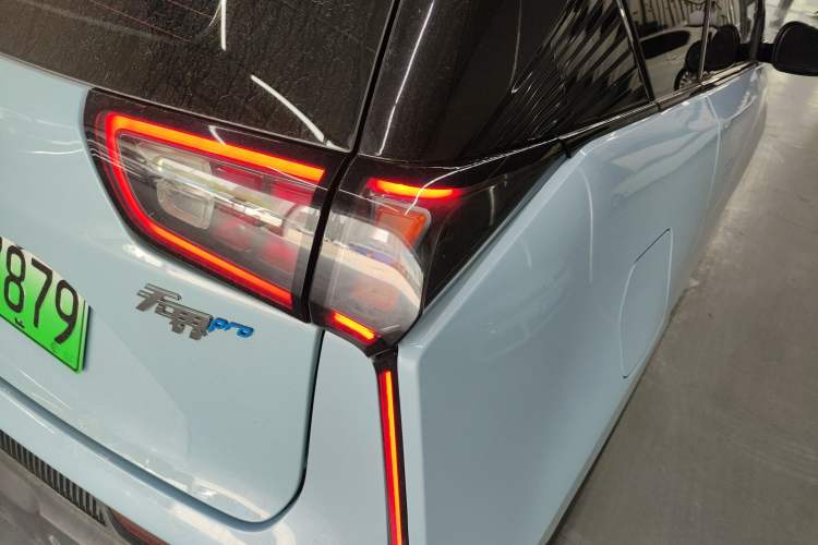 Used Chery New Energy Boundless Pro 2022 301km "Divine Beast" Version with Lithium Iron Phosphate Right Rear Taillight