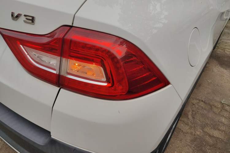 Used Brilliance V3 2017 1.5L Automatic Smart Version Right Rear Taillight