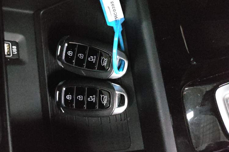 Used Hyundai Custo 2024 270TGDi LUX Prestige Edition Vehicle Key