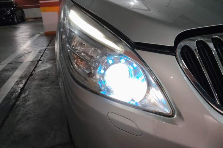 Used Buick GL8 2013 3.0L GT Luxury Business Haoya Edition
