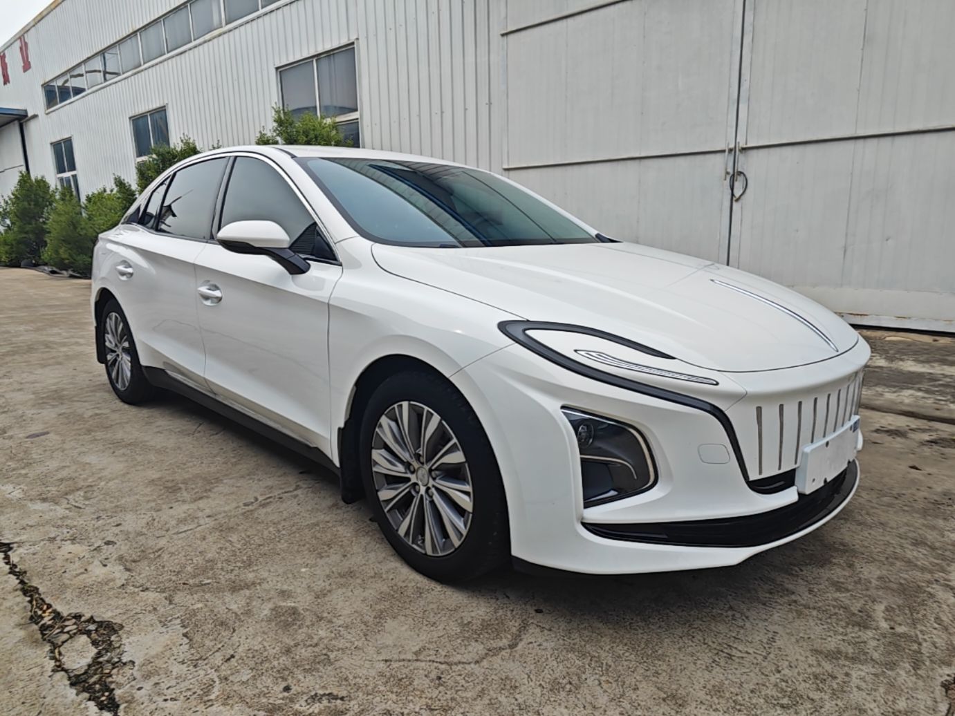 Hongqi E-QM5 2023 620km PLUS — снимка 3