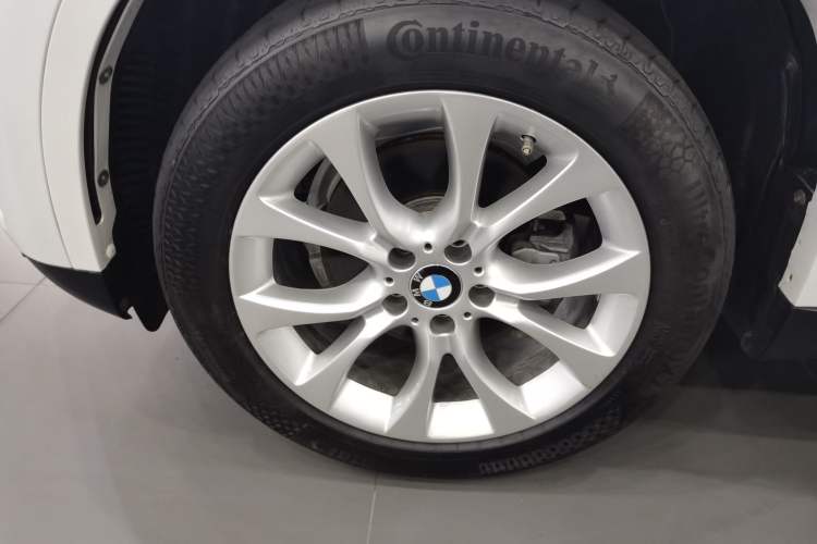 Used BMW X5 2018 xDrive28i Exterior 4