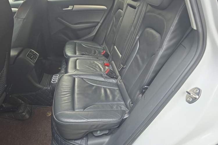 Used Audi Q5 2015 40 TFSI Technology Edition Left Rear Seat