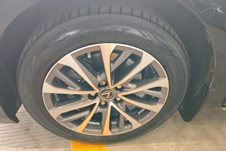 Used Lexus ES 2023 200 Excellence Edition