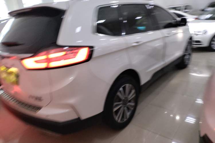 Used Ford Edge 2021 PLUS EcoBoost 245 Two-Wheel-Drive Platinum Edition 5 Seats
