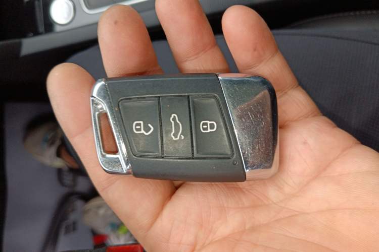 Used Volkswagen Magotan 2019 330TSI DSG Luxury Version China VI Standard Vehicle Key