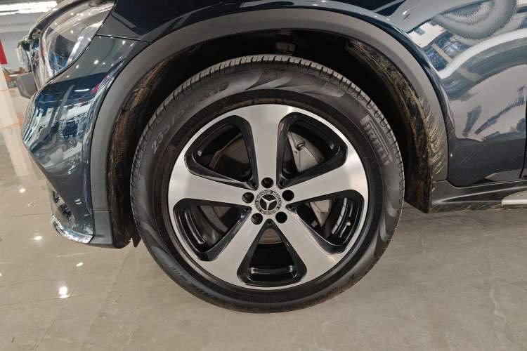 Used Mercedes-Benz GLC 2019 Facelift GLC 260 L 4MATIC Luxury Model Left Front Wheel Hub