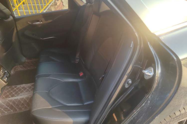 Used Toyota Avalon 2019 2.0L XLE Premium Edition China VI